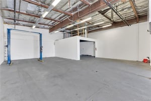 31698548