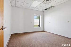 31702190
