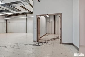 31702189