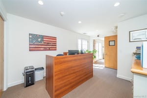 31702525