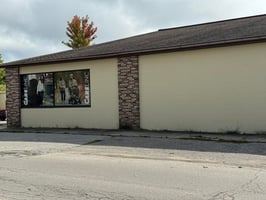 31703518