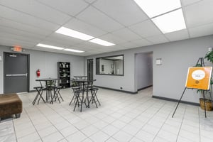 31704894
