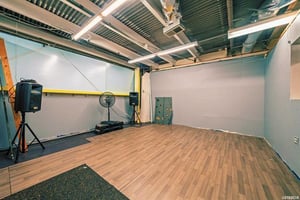 31723498