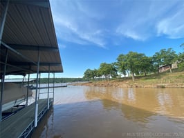 31726708