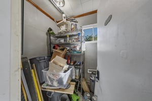 31729104