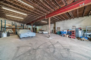 31732154