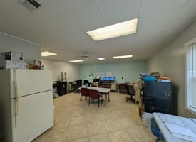 31733067