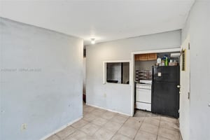 31732774