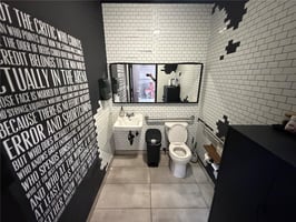 31732901