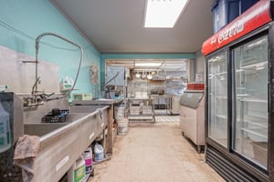 31733637