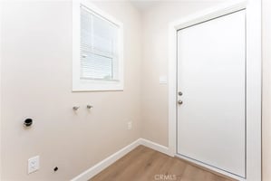 31806613