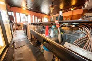 31748600
