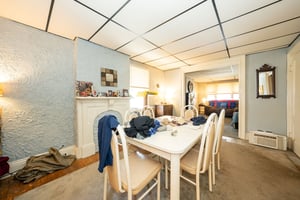 31748610