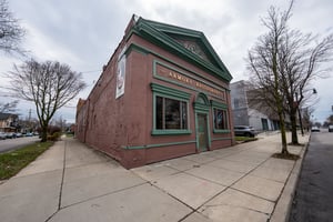 31748577