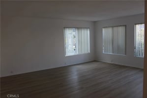 31759807