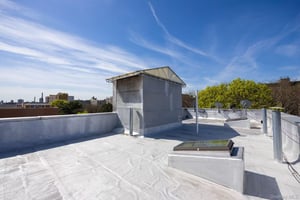 31761664