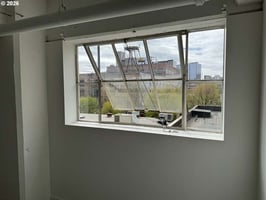31763511