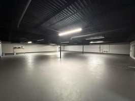 31768309