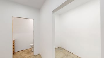 31772036