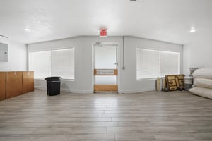 31783282