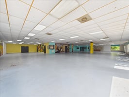 31789956