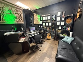 31793633