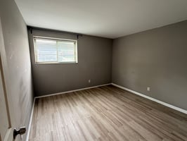 31828123