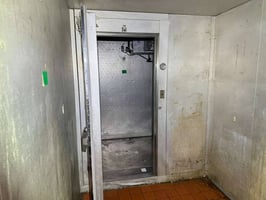 31800864