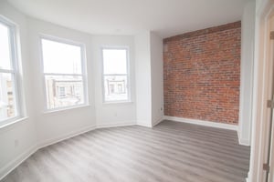 31802564