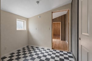 31804546