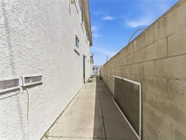 31880474