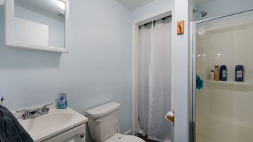 31847679