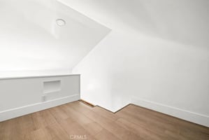 32933604