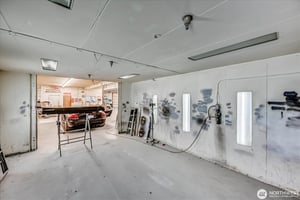 31861054