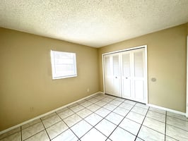 31865895