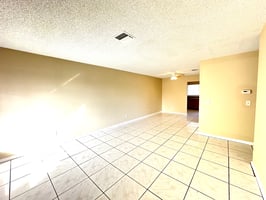 31865885