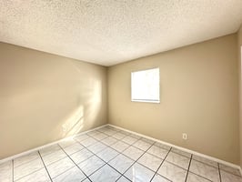 31865894