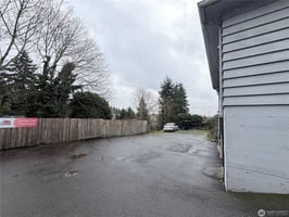 31881595