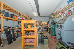 31890762