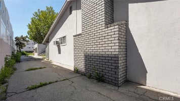 31960631