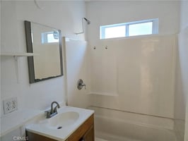 31986425