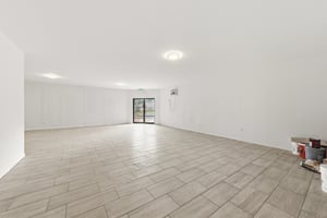 32002931