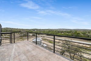 32005372