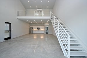 32005318