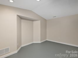 32023895