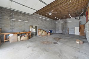 32027985