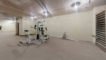 32028556