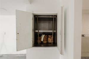 32040061