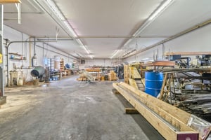 32180956