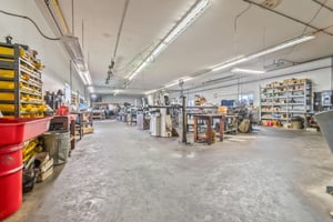 32180957